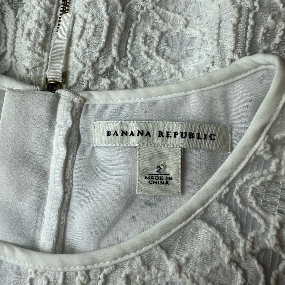 BANANA REPUBLIC Sleeveless White Lace Top Full Back Zip | Size 2 - Picture 10 of 13